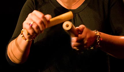 Claves-Son - Temática